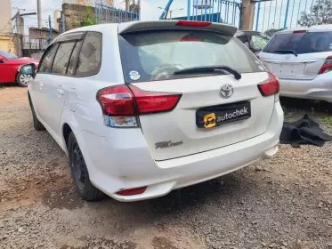 Toyota Fielder 