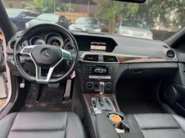 Mercedes-Benz C 300