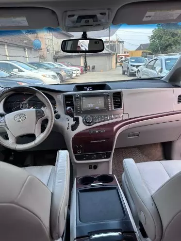 Toyota Sienna