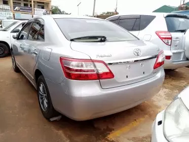 Toyota Premio