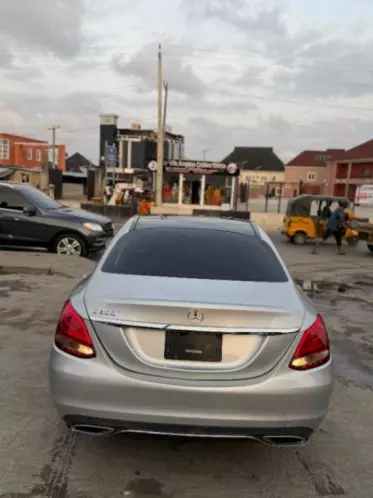 Mercedes-Benz C 300