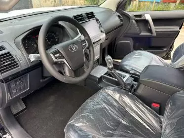 Toyota  Land Cruiser VXR V8