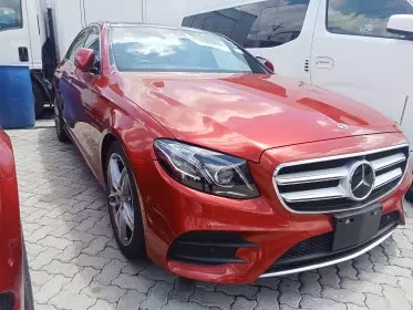 Mercedes-Benz E 200