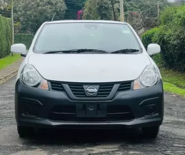 Nissan Advan 