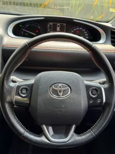 Toyota Sienta Hybrid