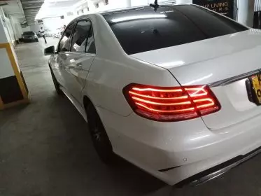 Mercedes-Benz E 300