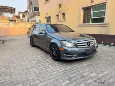 Mercedes-Benz C 300