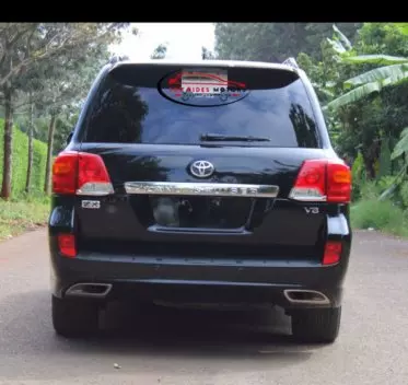 Toyota Land Cruiser V8