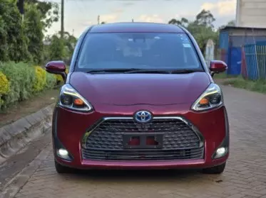 Toyota Sienta Hybrid 