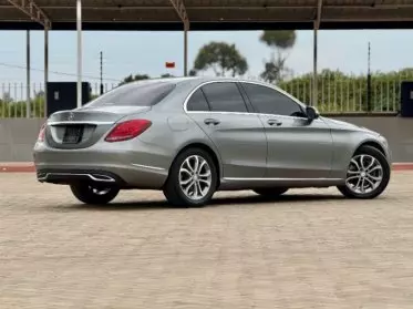 Mercedes-Benz C 180