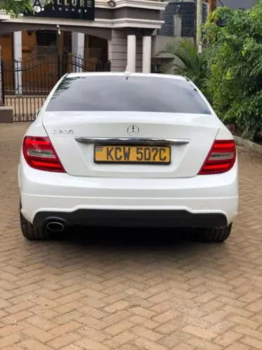Mercedes-Benz C200