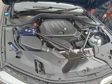 BMW 523