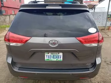 Toyota Sienna