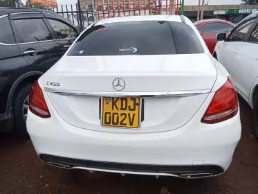 Mercedes-Benz C200