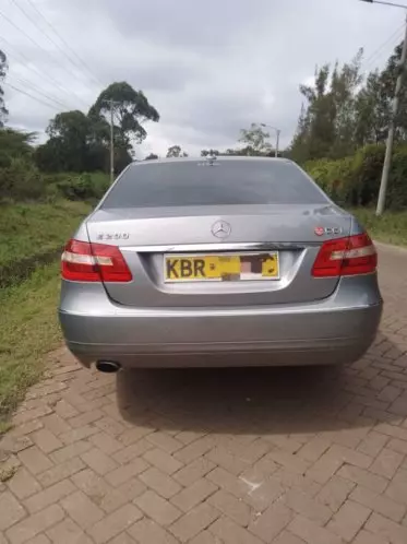 Mercedes-Benz E200