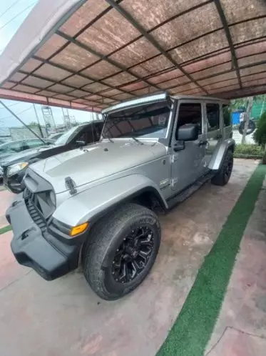 JEEP Wrangler Sahara