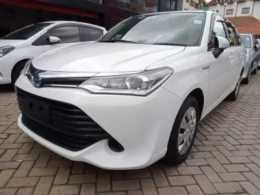 Toyota Fielder hybrid 