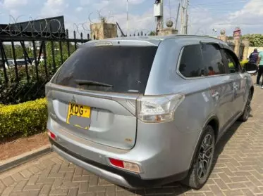 Mitsubishi OUTLANDER
