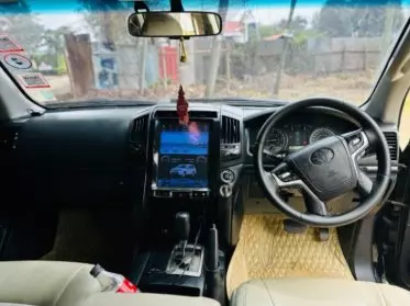 Toyota Landcruiser  V8