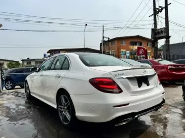 Mercedes-Benz E 300