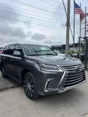 Lexus LX 570