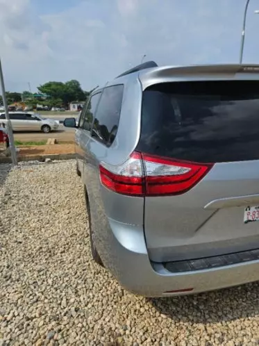 Toyota Sienna