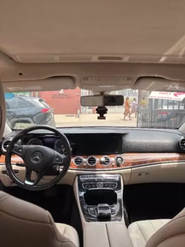 Mercedes-Benz E 300