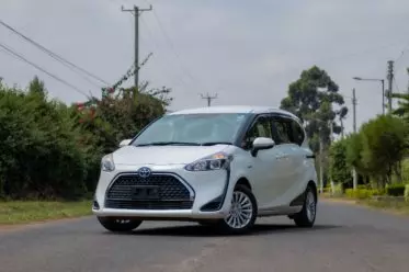 Toyota Sienta Hybrid