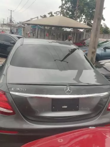 Mercedes-Benz E 300