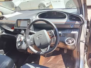 Toyota Sienta Hybrid