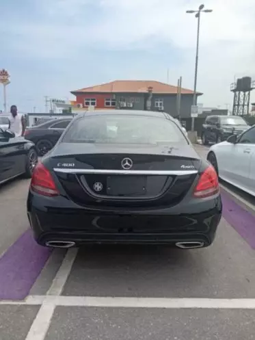Mercedes-Benz C400