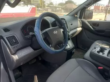 Hyundai H-1 Starex
