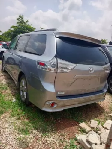 Toyota Sienna