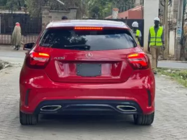 Mercedes-Benz A 180