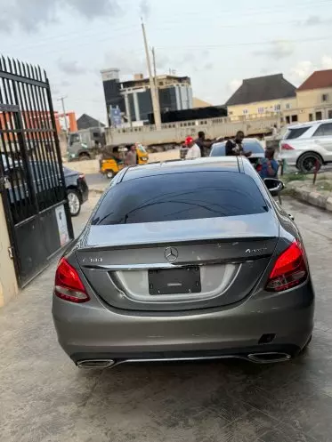 Mercedes-Benz C 300