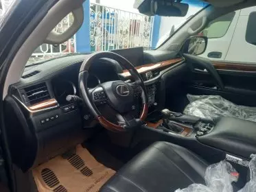 Lexus LX 570