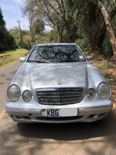 Mercedes-Benz E 240