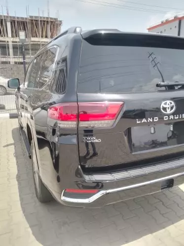 Toyota Landcruiser 300 VXR