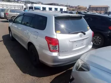 Toyota Fielder 