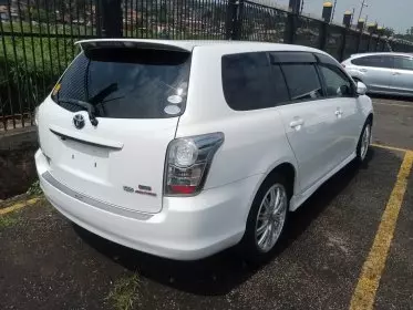 Toyota Fielder 