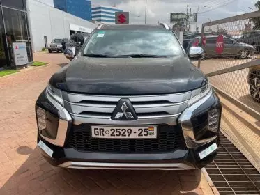 Mitsubishi Pajero Sport GLS Petrol