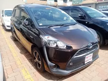Toyota Sienta Hybrid