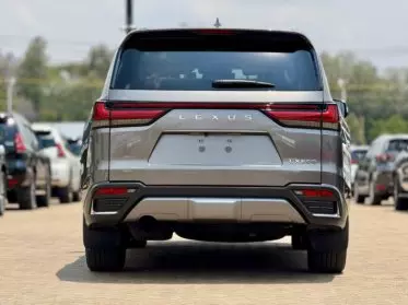 Lexus LX 600