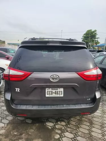 Toyota Sienna