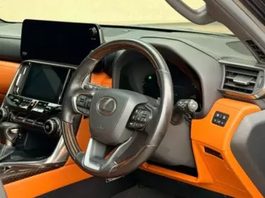 Lexus LX 600