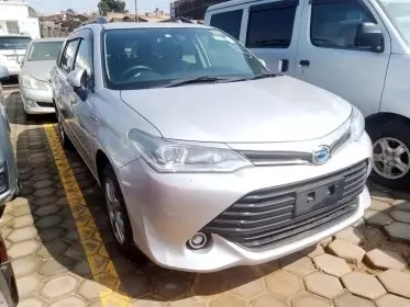 Toyota Fielder hybrid 