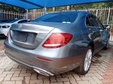 Mercedes-Benz E 400