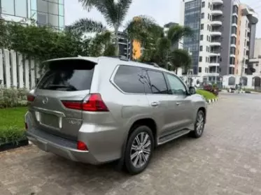 Lexus LX 570