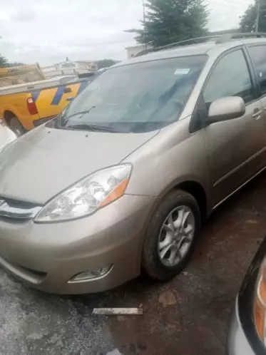 Toyota Sienna