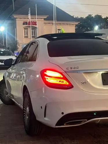 Mercedes-Benz C 300